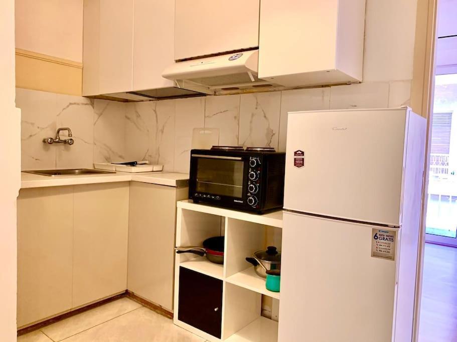 2 Bedroom Apartment 300 Meters Metro Aghios Loanis Athènes Extérieur photo